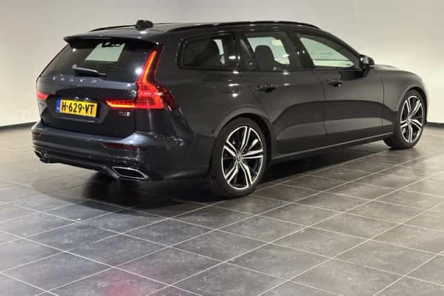 Volvo V60 (2020) thumbnail 2