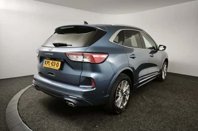 Ford Kuga (2023) thumbnail 2