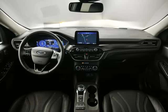 Ford Kuga (2023) thumbnail 3