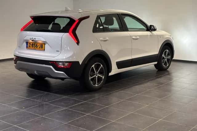 Kia Niro (2024) thumbnail 2