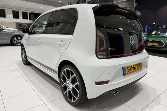 Volkswagen Up! (2018) thumbnail 6