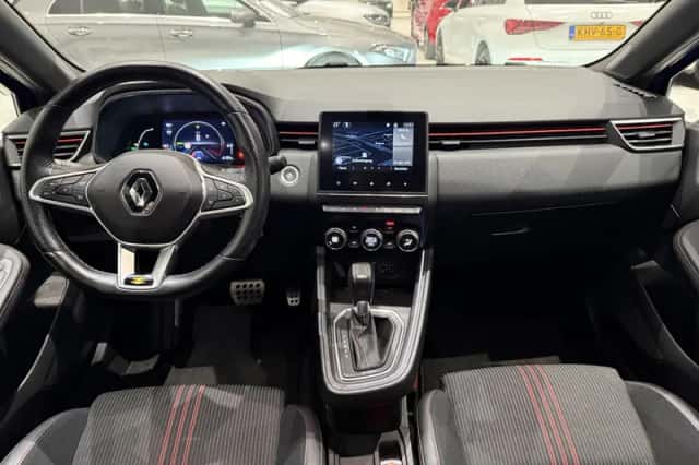 Renault Clio (2021) thumbnail 3