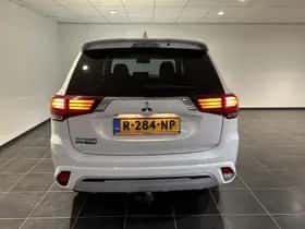 Mitsubishi Outlander (2021) thumbnail 18