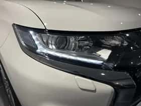 Mitsubishi Outlander (2021) thumbnail 24