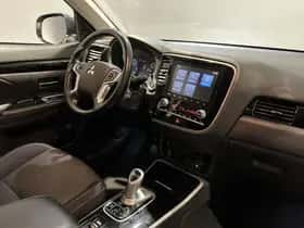 Mitsubishi Outlander (2021) thumbnail 28