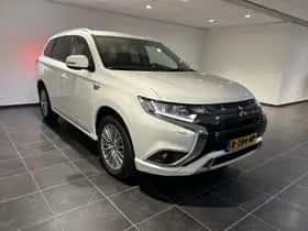 Mitsubishi Outlander (2021) thumbnail 5