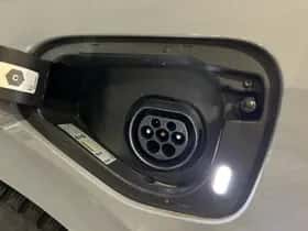 Volkswagen Golf (2023) thumbnail 35