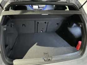 Volkswagen Golf (2023) thumbnail 9