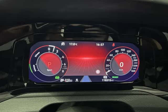 Volkswagen Golf (2023) thumbnail 4