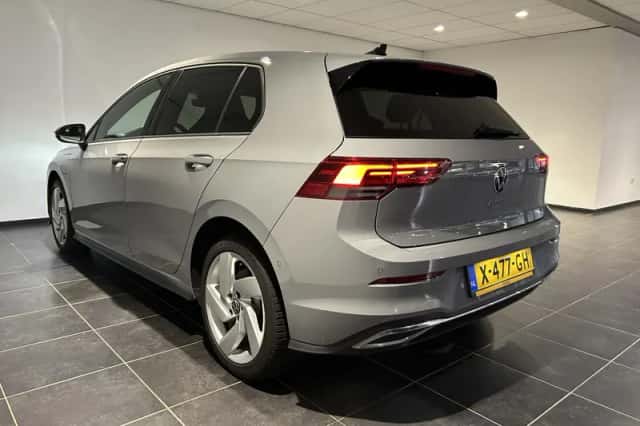 Volkswagen Golf (2023) thumbnail 6