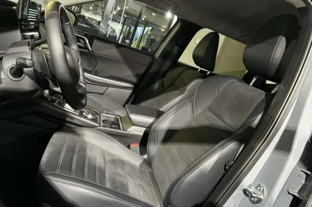 Mitsubishi Outlander (2025) thumbnail 5