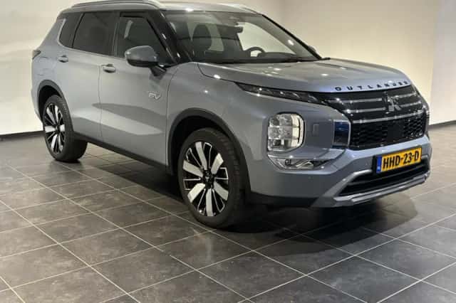 Mitsubishi Outlander (2025) thumbnail 5