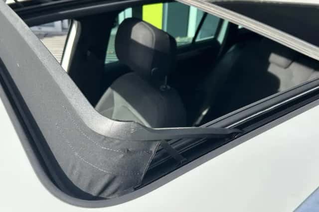 Volkswagen Tiguan (2019) thumbnail 6