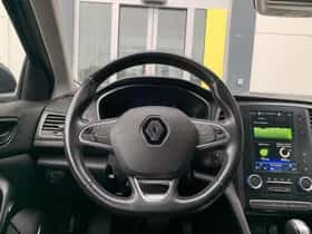 Renault Mégane (2019) thumbnail 3