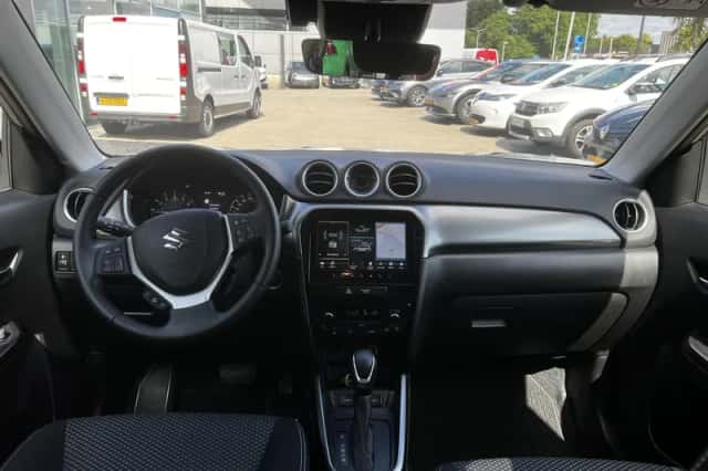 Suzuki Vitara (2024) thumbnail 3