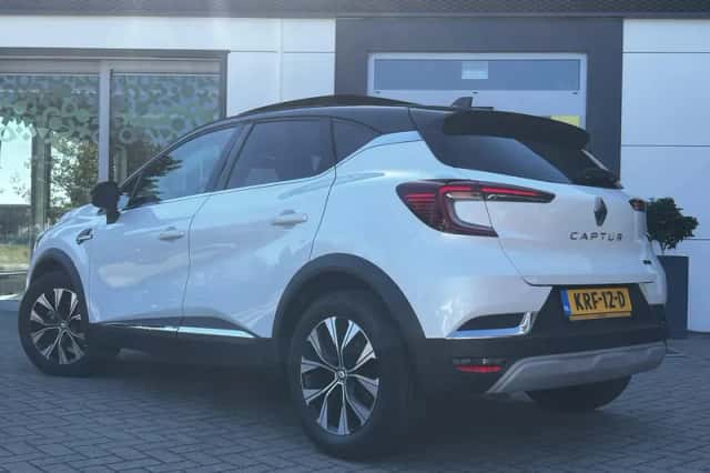 Renault Captur (2023) thumbnail 6