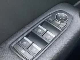 Renault Captur (2023) thumbnail 16