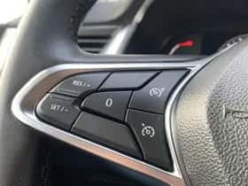 Renault Captur (2023) thumbnail 17