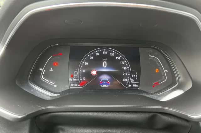 Renault Captur (2021) thumbnail 4