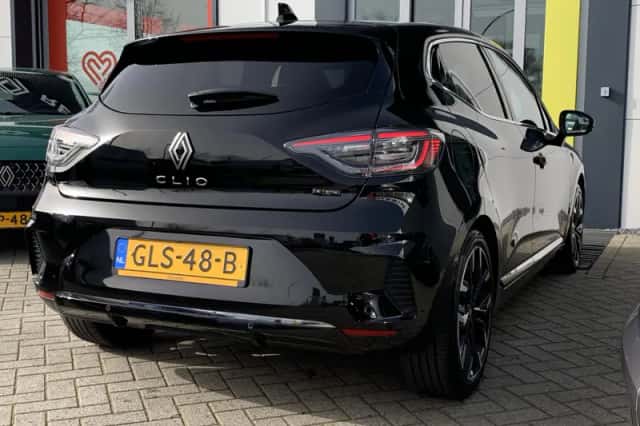 Renault Clio (2024) thumbnail 2