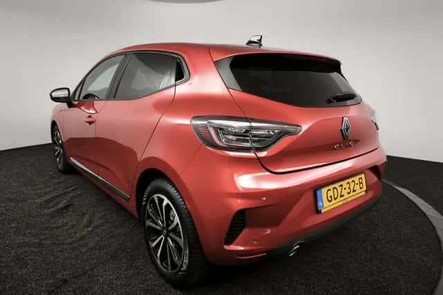 Renault Clio (2024) thumbnail 6