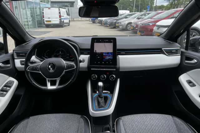 Renault Clio (2021) thumbnail 3