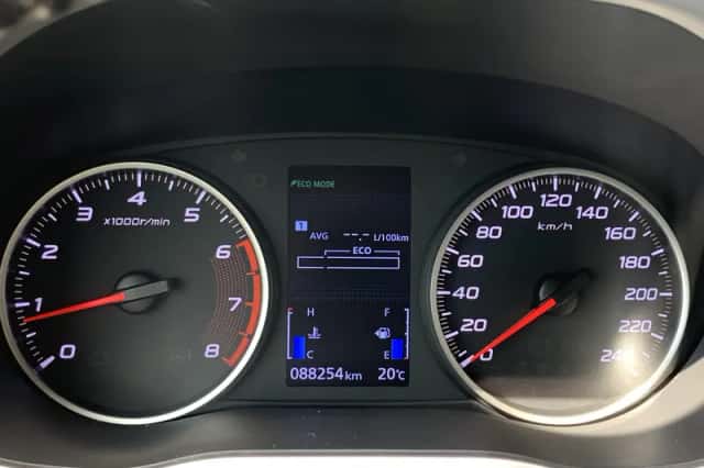 Mitsubishi Eclipse Cross (2018) thumbnail 4