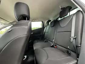 Renault Clio (2016) thumbnail 8