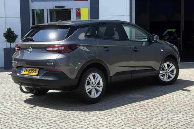 Opel Grandland X (2018) thumbnail 2