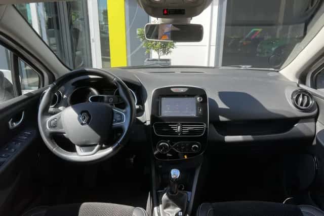 Renault Clio (2018) thumbnail 3