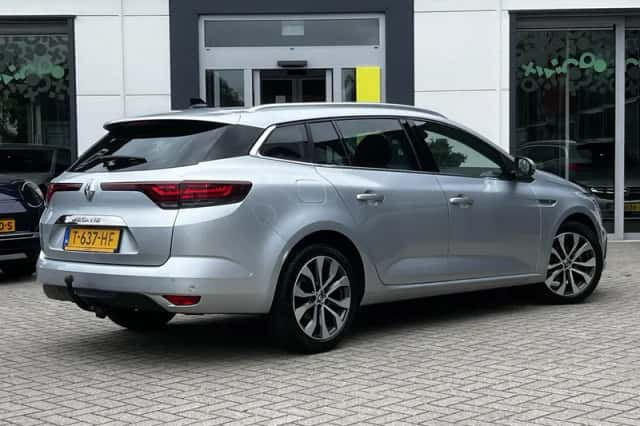 Renault Mégane (2023) thumbnail 2