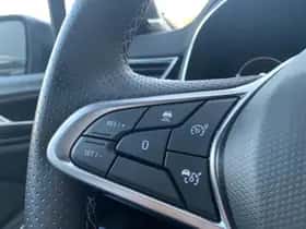 Renault Clio (2024) thumbnail 17
