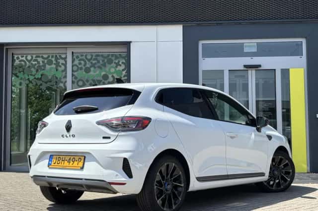 Renault Clio (2025) thumbnail 2