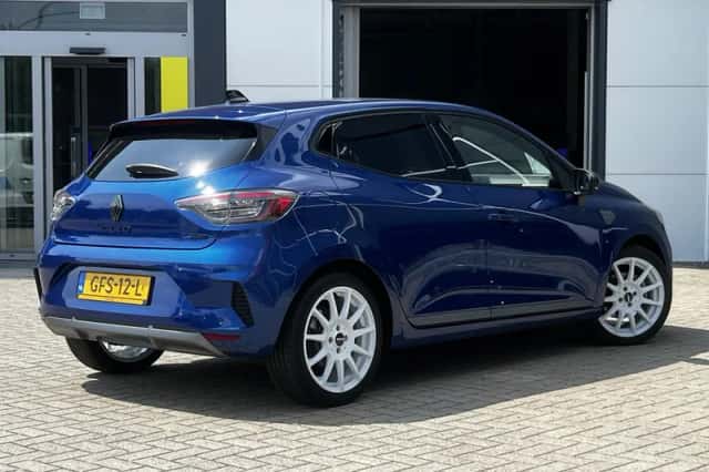 Renault Clio (2024) thumbnail 2