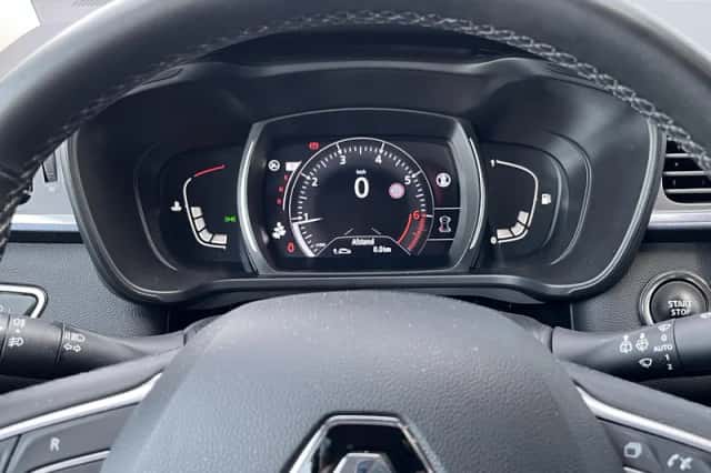 Renault Kadjar (2021) thumbnail 4
