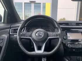Nissan Qashqai (2019) thumbnail 3