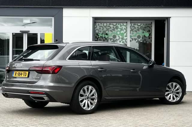 Audi A4 (2021) thumbnail 2