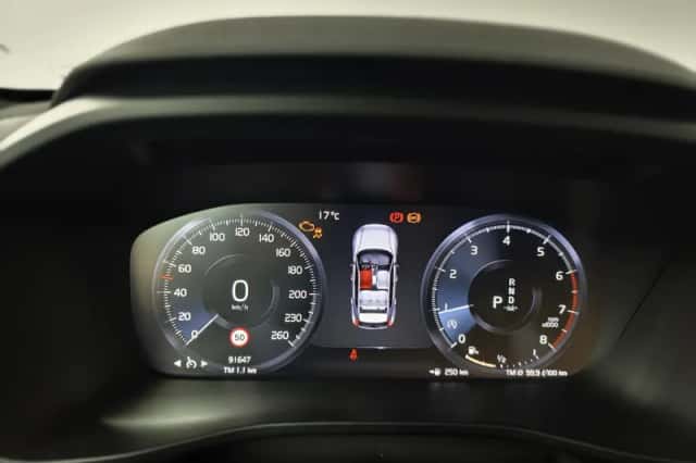 Volvo XC40 (2019) thumbnail 4