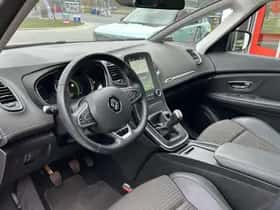 Renault Scénic (2018) thumbnail 3