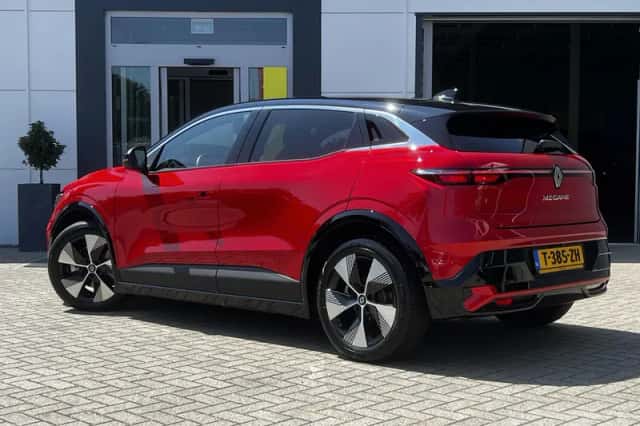 Renault Mégane E-Tech (2022) thumbnail 6