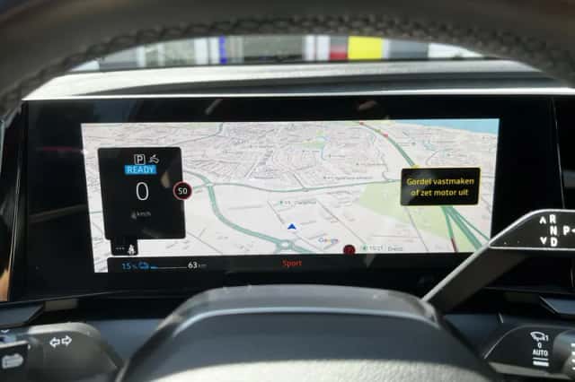 Renault Mégane E-Tech (2022) thumbnail 4
