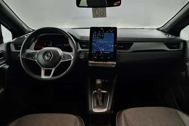 Renault Captur (2024) thumbnail 3