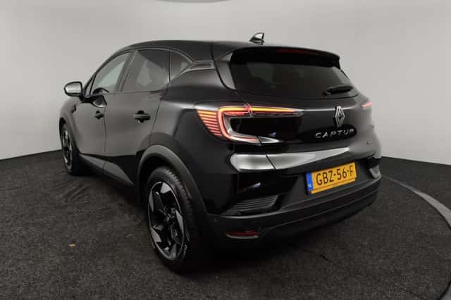 Renault Captur (2024) thumbnail 6