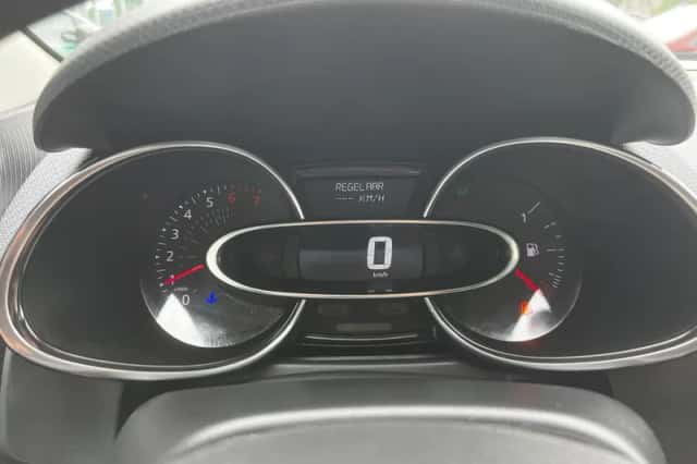 Renault Clio (2020) thumbnail 4