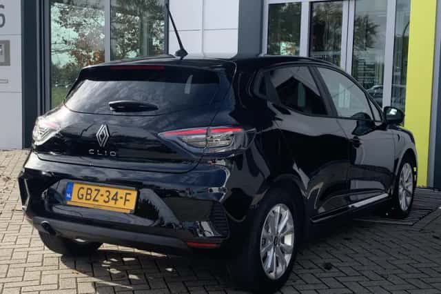 Renault Clio (2024) thumbnail 2