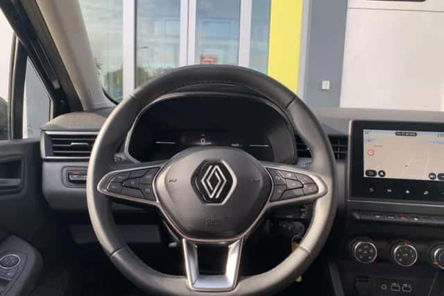 Renault Clio (2024) thumbnail 3