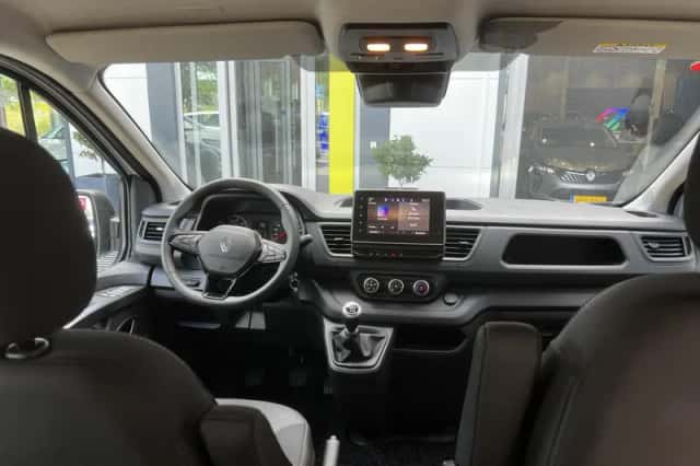 Renault Trafic (2024) thumbnail 3
