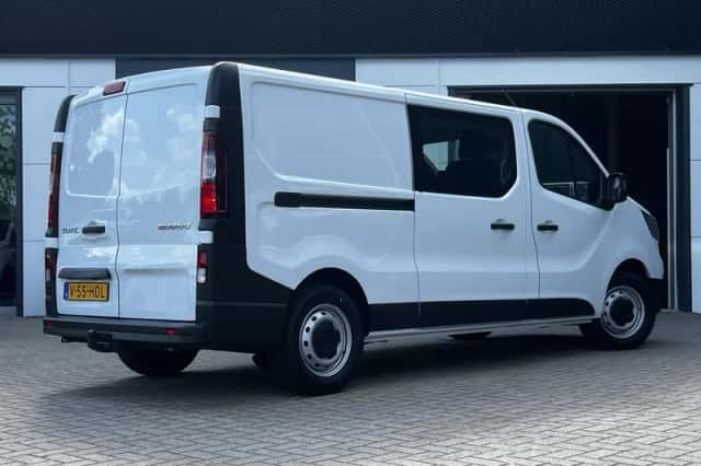 Renault Trafic (2024) thumbnail 2