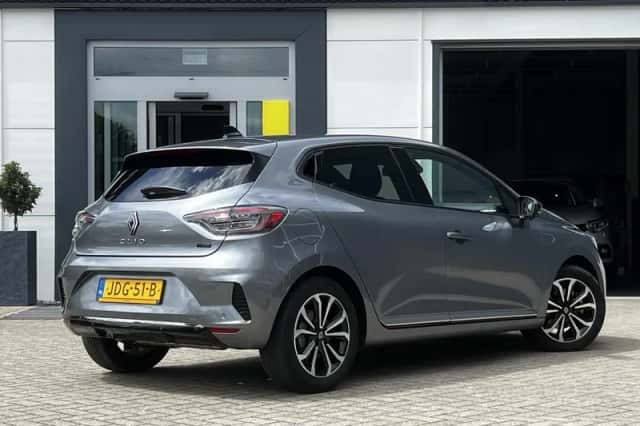 Renault Clio (2025) thumbnail 2