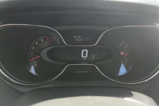 Renault Captur (2017) thumbnail 4